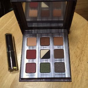 Urban Decay Troublemaker eyeshadow pallet